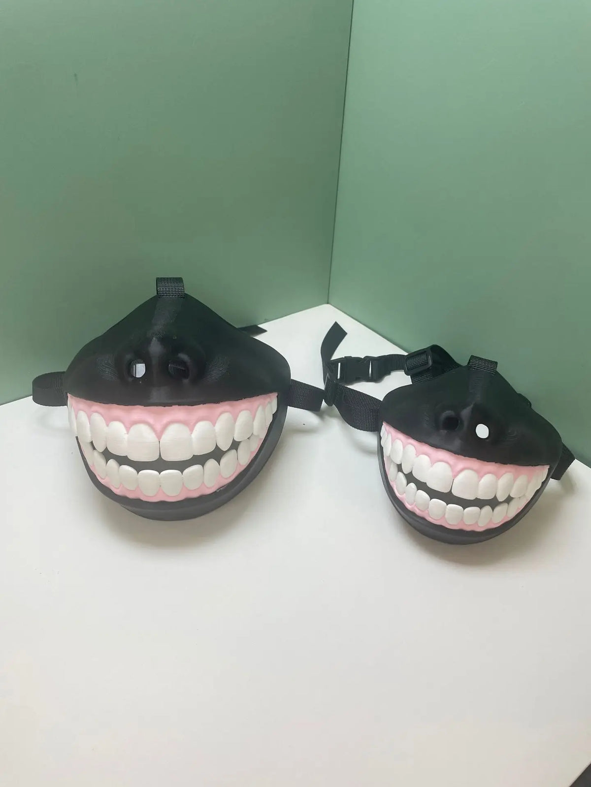 Halloween Funny Dog Muzzle with Smiling Teeth Novelty Party Prank Pet Costume Gift for Fans